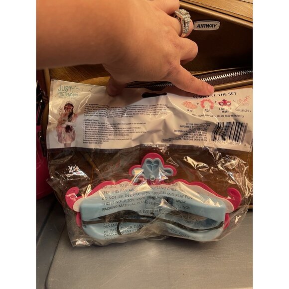 Just Pretending Dress Up Fun Girls Light Up Masquerade Mask - Picture 4 of 6